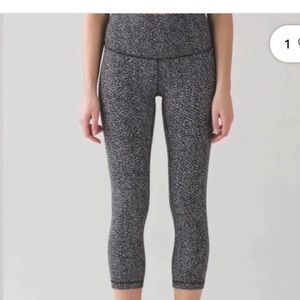 Lululemon Wunder under crop leggings size 6